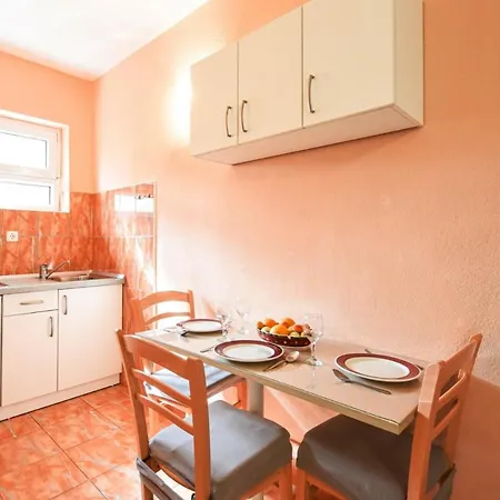 Apartment Libe 2 *