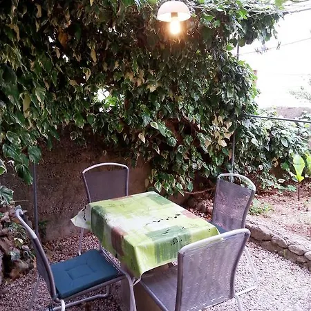 Libe 2 * Baška Voda